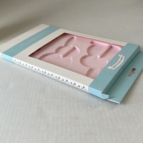 🔵 NWOT Easter Egg Bunny Boulevard Silicone Baking Mold- 3 Available - Picture 5 of 8